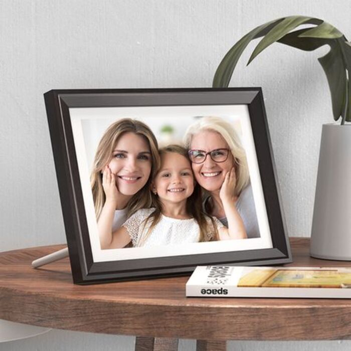 Digital Photo Frame: Perfect Retirement Gift For Female Coworker