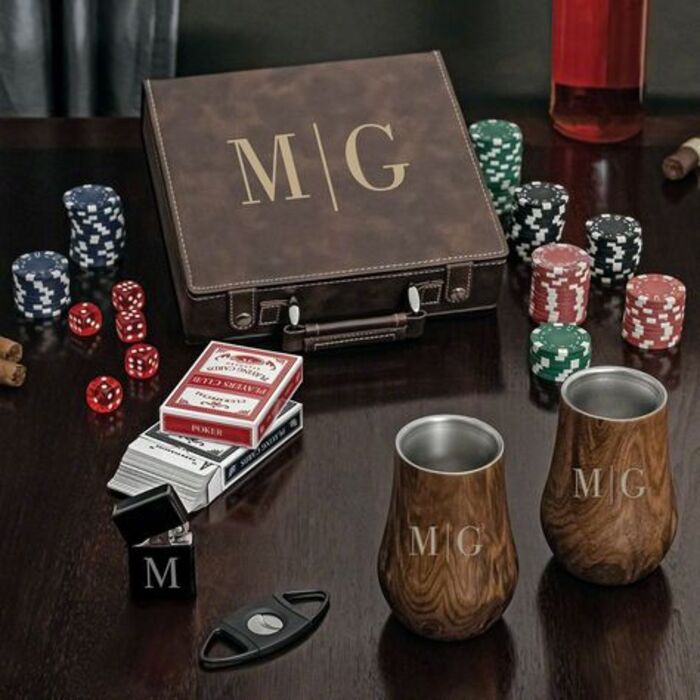 Poker cards: thoughtful retirement gift for man - new hobbies for him.