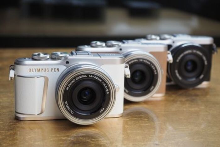 Digital Camera: Awesome Retirement Gifts For Men