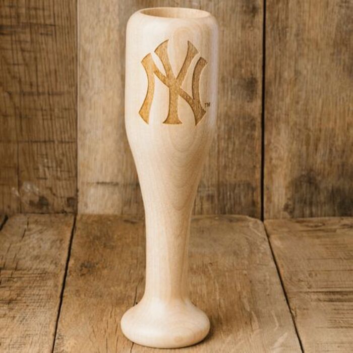 Mini baseball bat wine glass: charming gift for father's day