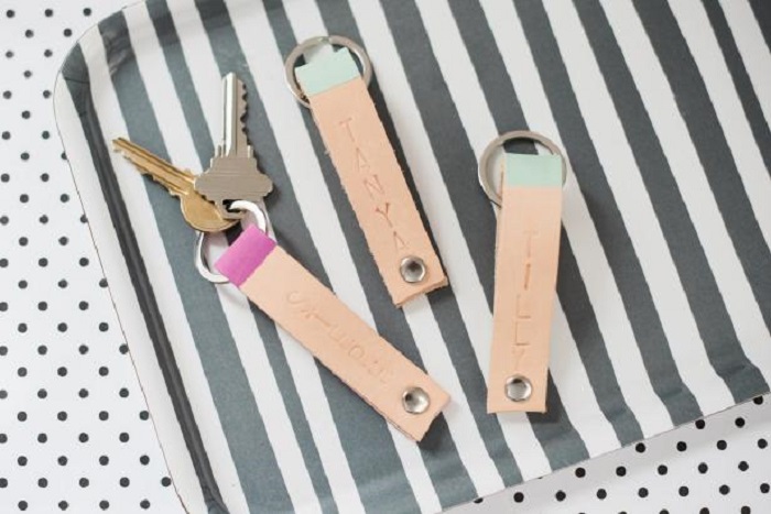 Last Minute Diy Gifts For Boyfriend - Stamped Leather Keychain