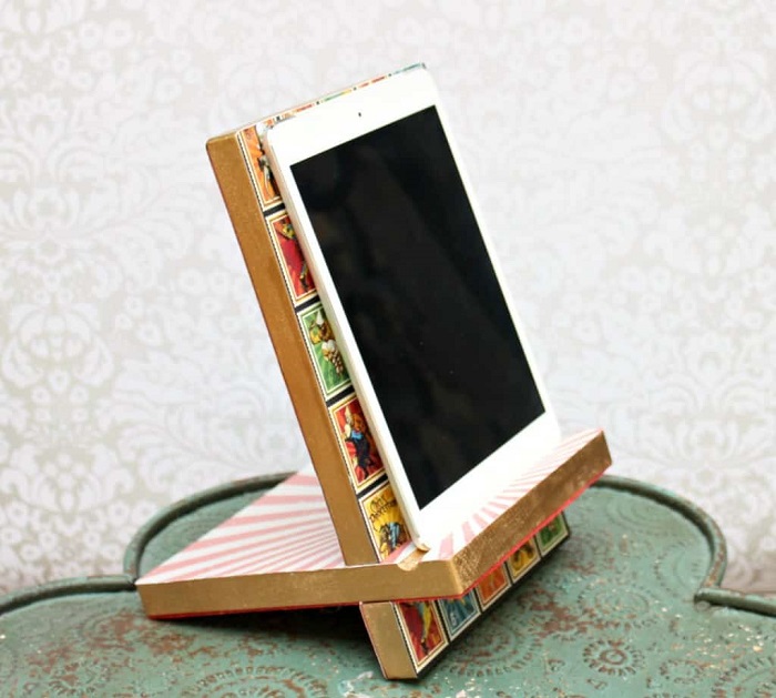 Last Minute Diy Gifts For Boyfriend - Handmade Tablet Holder 