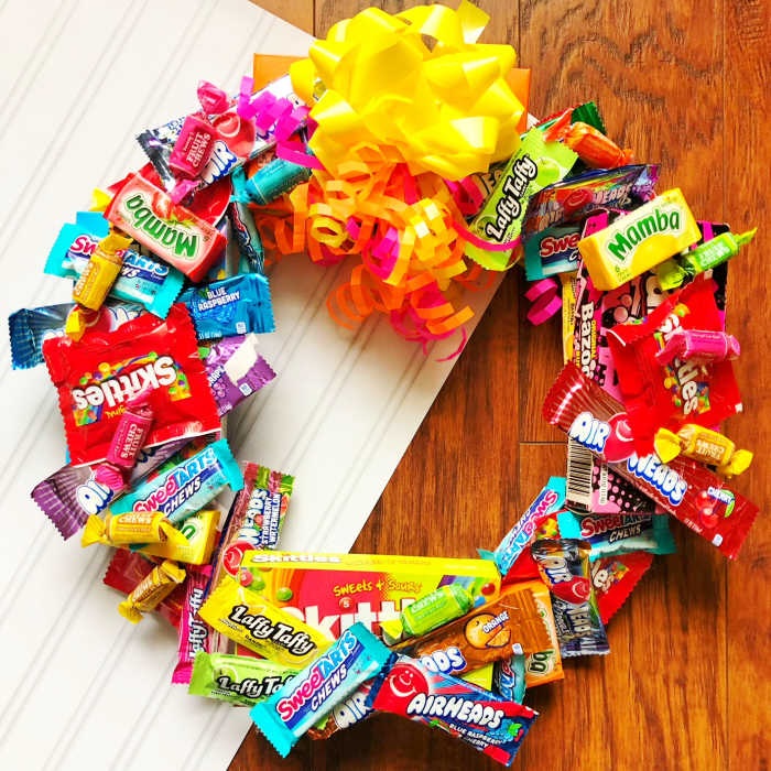 Last Minute Diy Gifts For Boyfriend - Sweet Candy Wreath 