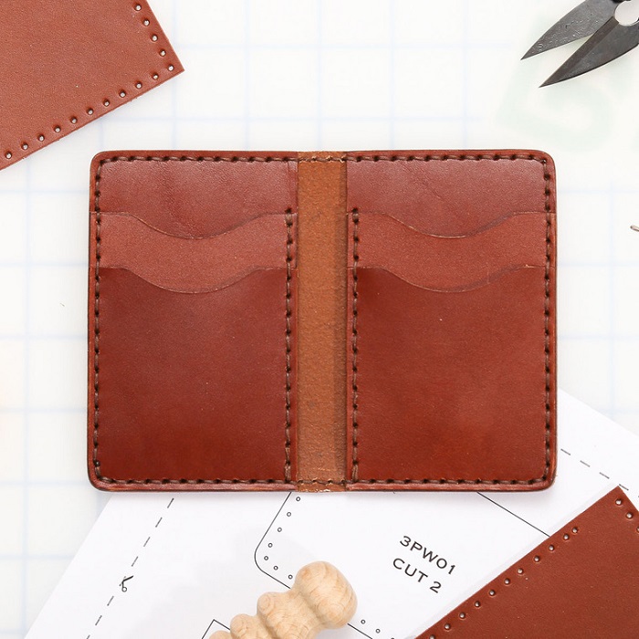 Last Minute Diy Gifts For Boyfriend - Compact Leather Wallet 