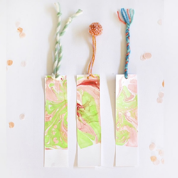 Last-Minute Diy Gifts For Boyfriend - Marbled Bookmark