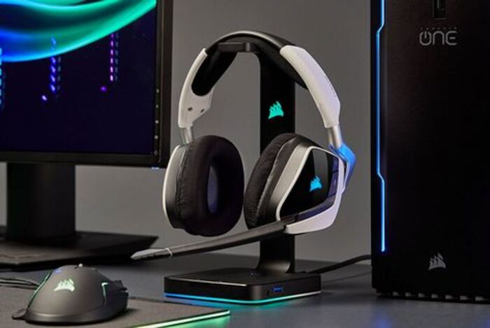 Gaming headphones: cool Father's Day gifts for brother