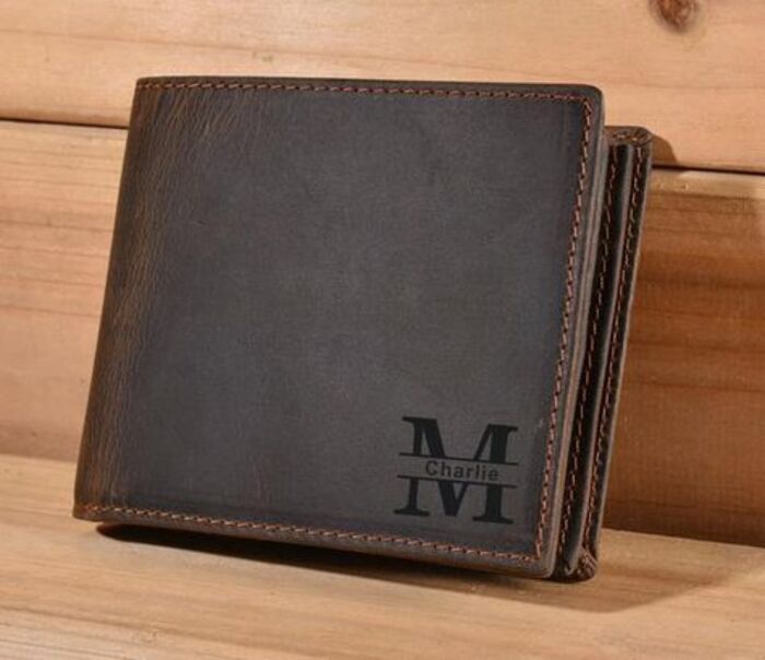 Custom men's wallet: impressive present for brother on Father's Day