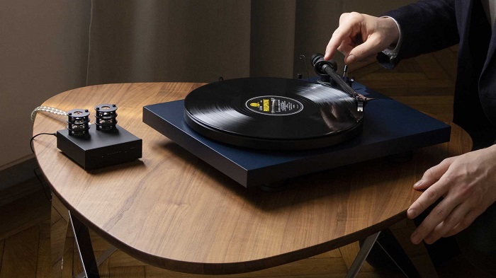 Gift Ideas For Dad From Daughter - Audiophile-Approved Vinyl Player 