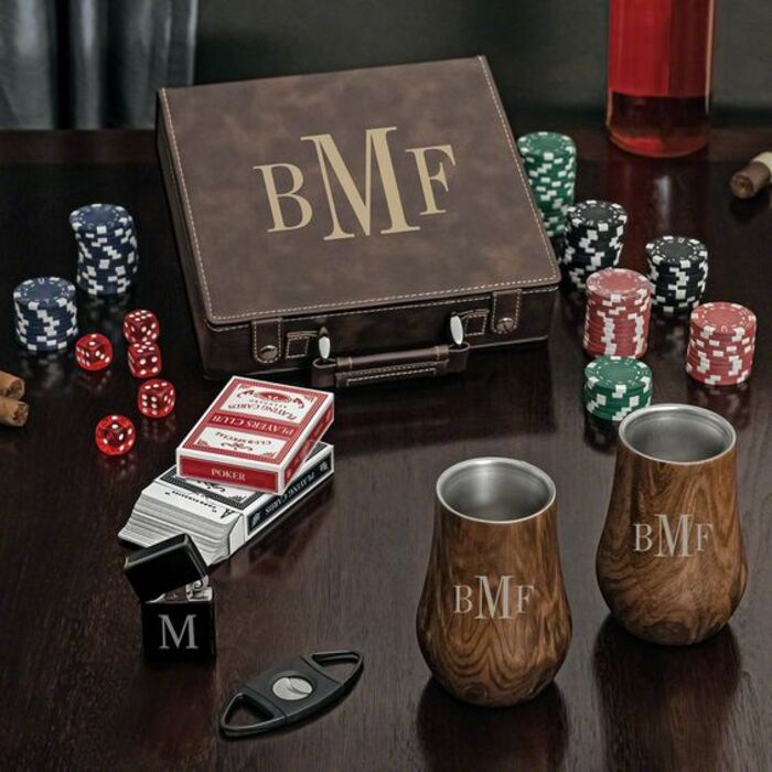Engraved poker chips: cool personalized gifts for father's day