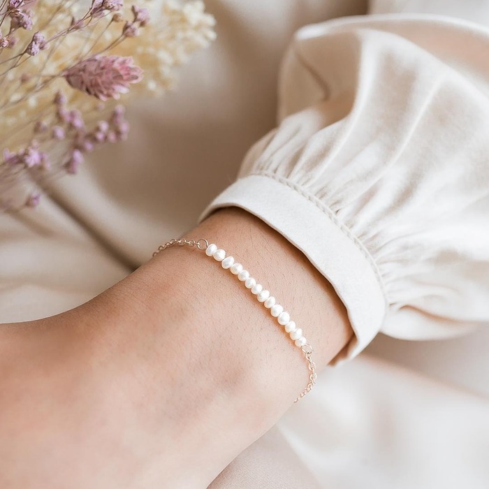 engagement gifts for sister - Pearl bracelet