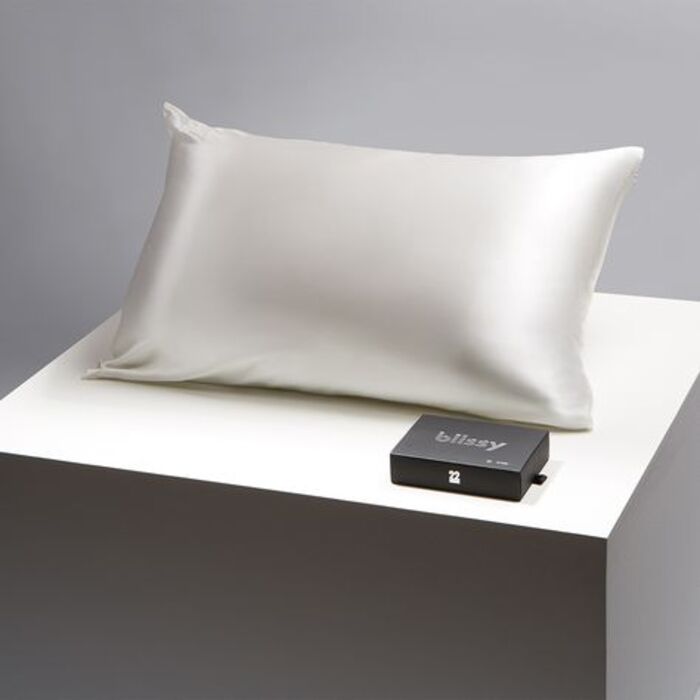 Silk pillowcase for a thoughtful gift 