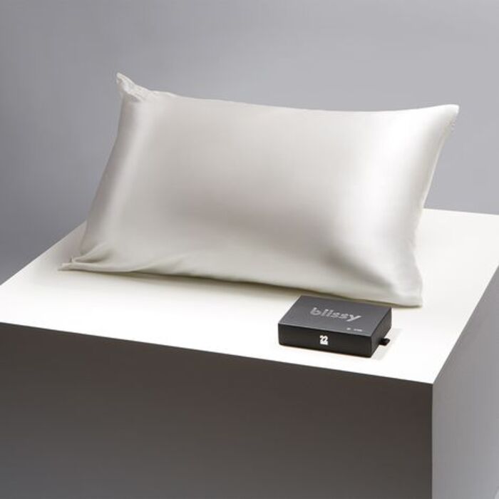 Silk Pillowcase For A Thoughtful Gift 