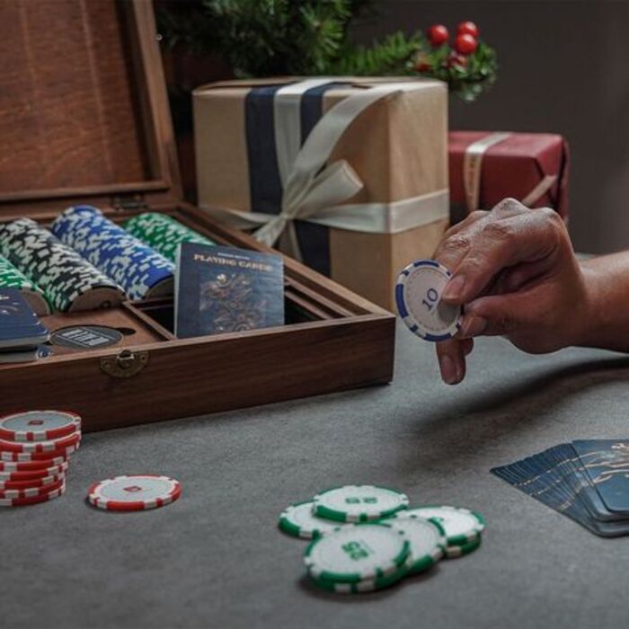 Poker cards: cool presents for brother-in-law