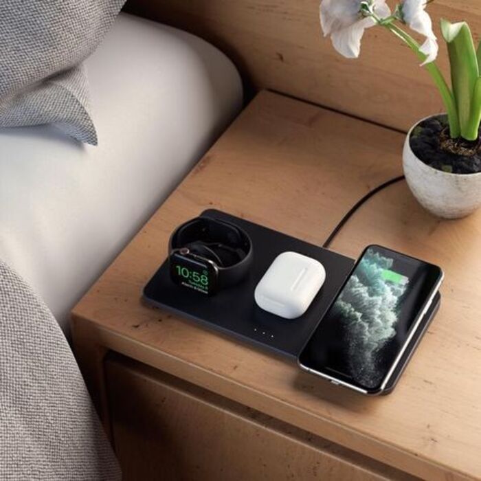 Wireless charging station for men