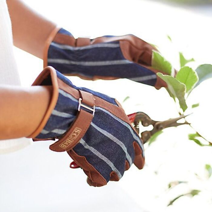 Leather gardening gloves for dad