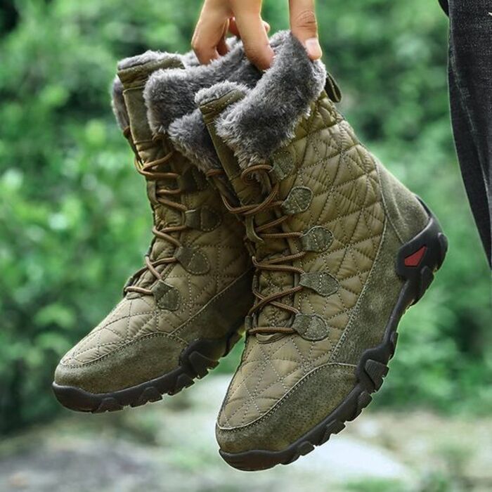 Waterproof boot: good gifts for farmer dads