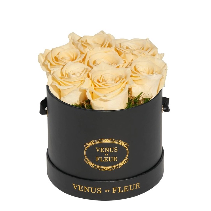 luxury engagement gifts - Venus et Fleur Le Petit Round