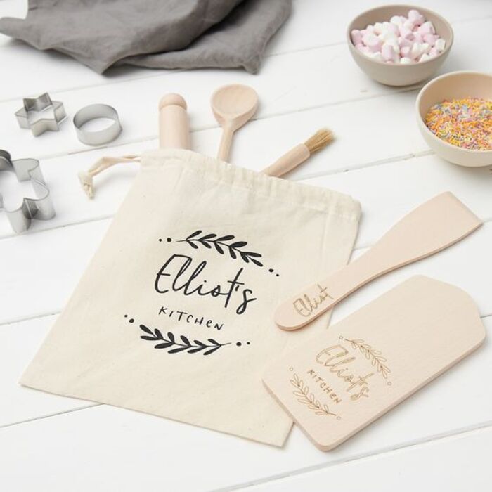 Custom baking tools: unique gifts for close female friend