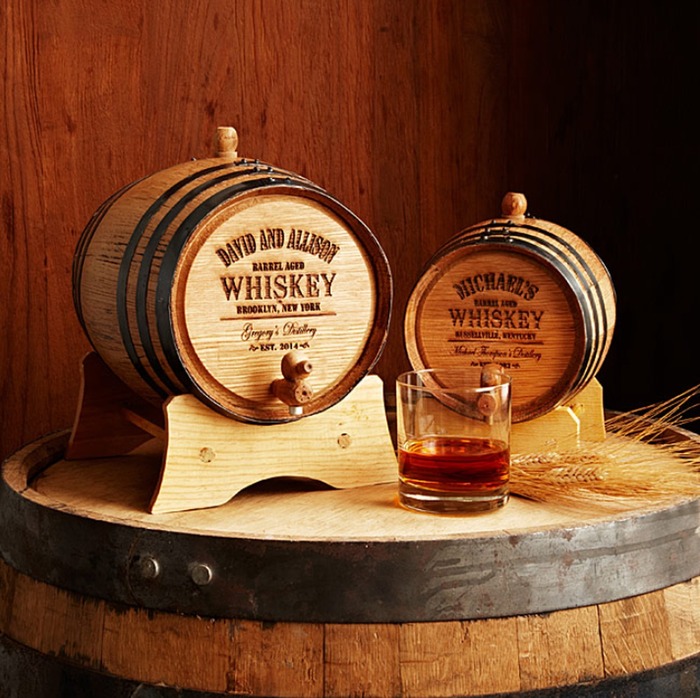 Gift ideas for uncle - Personalized Whiskey Barrel