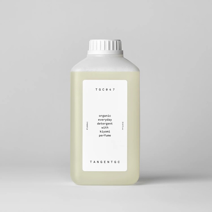 Organic detergent for host of engagement party