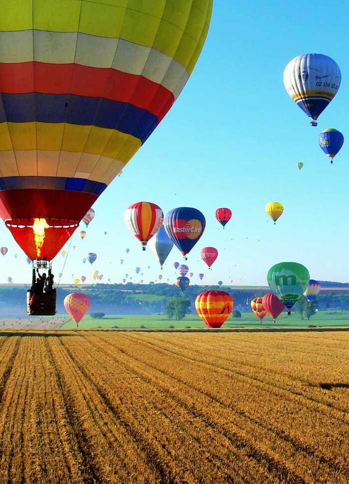 Last Minute Engagement Gift Ideas - Hot Air Balloon Ride Experience