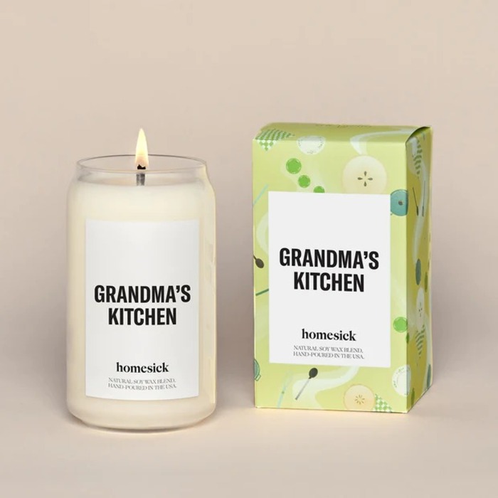 Homesick candle: lovely wedding gift ideas for grandparents