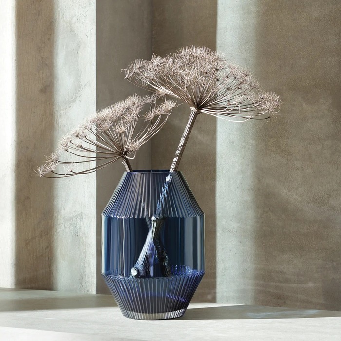 65th wedding anniversary gift ideas - Sapphire Vase 