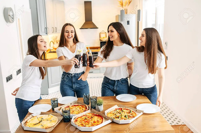 Cheap Bachelorette Party Ideas - Take Food At Home Or Hotel