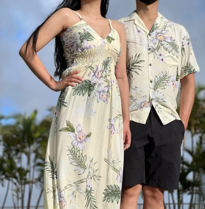Matching Hawaiian Outfit - Honeymoon Gift Ideas For Friend