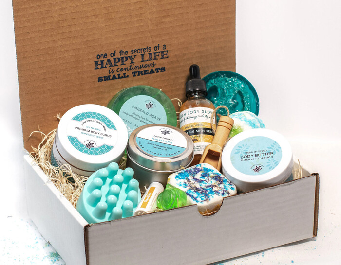 Organic Gift Box - Gift Baskets For Elderly Women