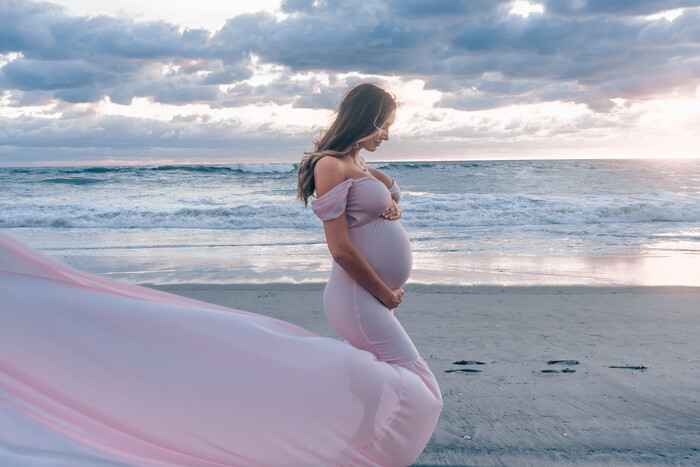 Maternity Photoshoot - gifts for first time expectant moms