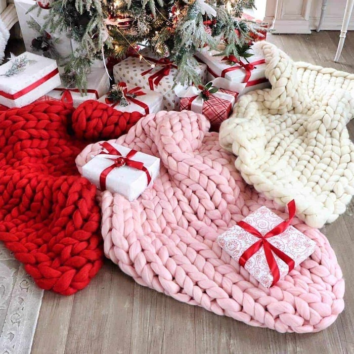 Christmas Gift Ideas For Grandma - Chunky Knit Blanket