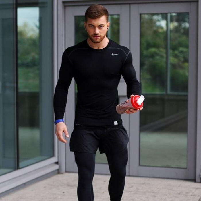 Workout Clothes - Christmas gift idea for boyfriend. Image via Google.
