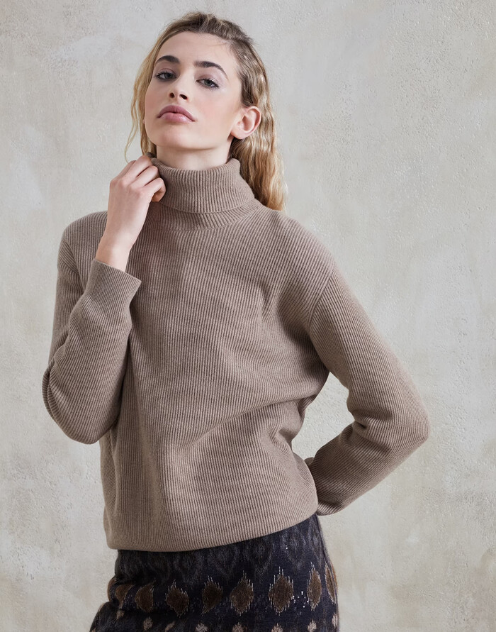 Cashmere Sweater - Christmas Gift Ideas For Wife