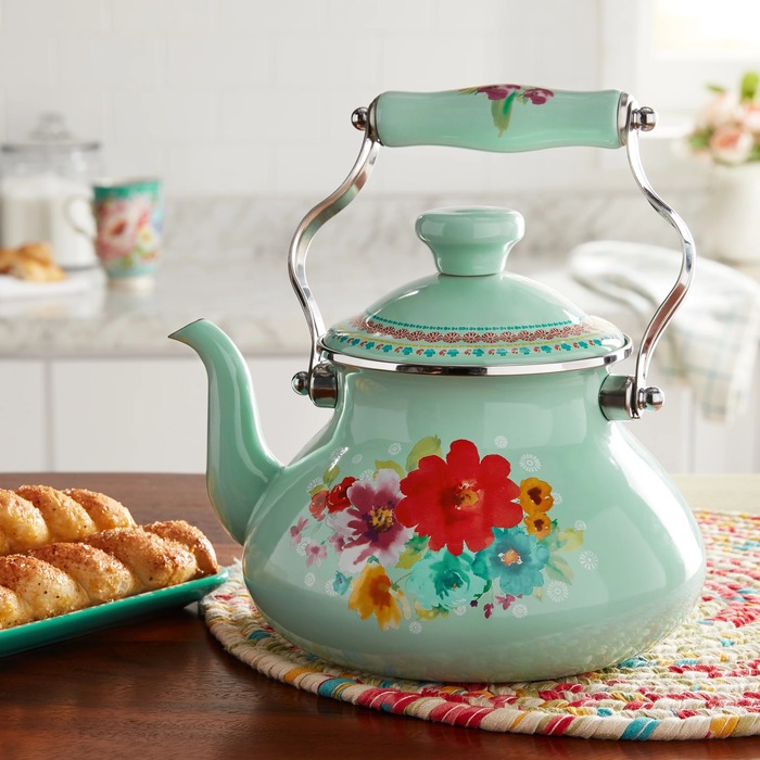 Christmas gift for aunt - The Pioneer Woman 1.9-Quart Tea Kettle