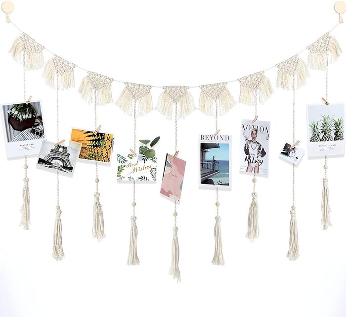 Macrame Photo Display - holiday gift ideas for friends. Image via Google.