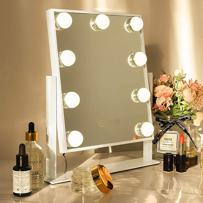 Light Up Vanity Mirror - Christmas present ideas for friends. Image via Google.