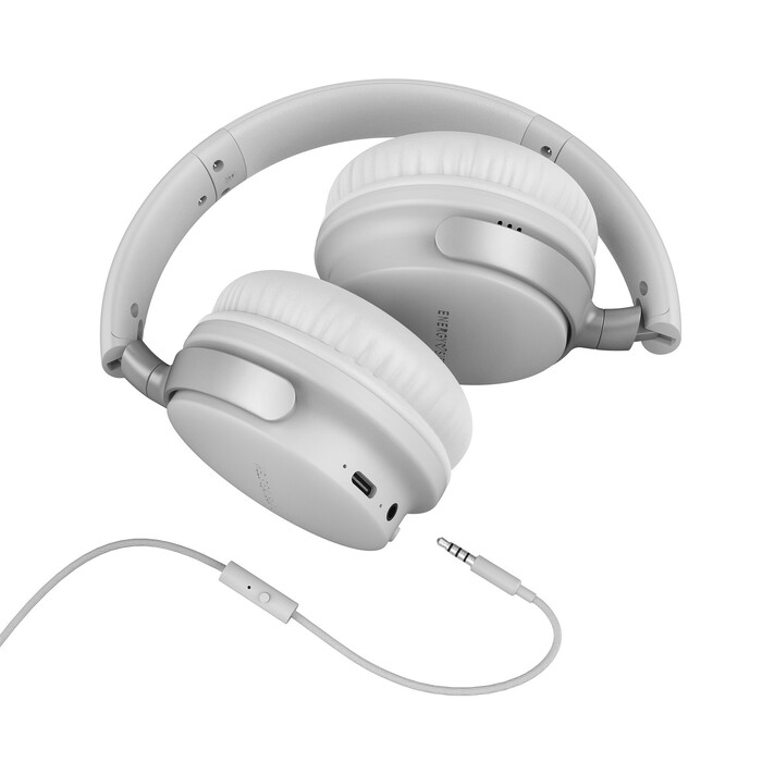 Wireless Headphones - best Christmas gifts for boyfriend. Image via Google.