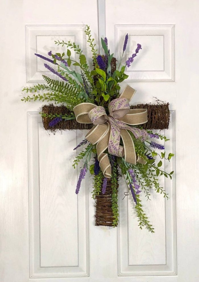 Homemade Cross Wreath - Diy Teacher Easter Gifts Ideas