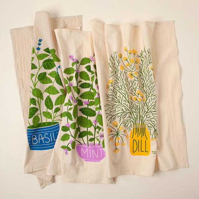 Kitchen Towels with Herbs - mom gifts last minute