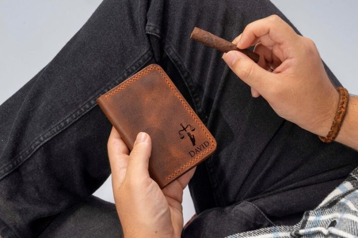 Leather Money Clip - best gifts for lawyers