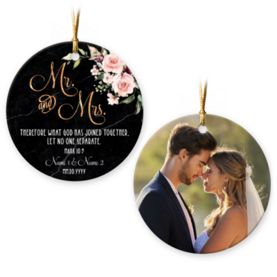 Personalized Married Ornament Christmas Gift for Newlywed Couple