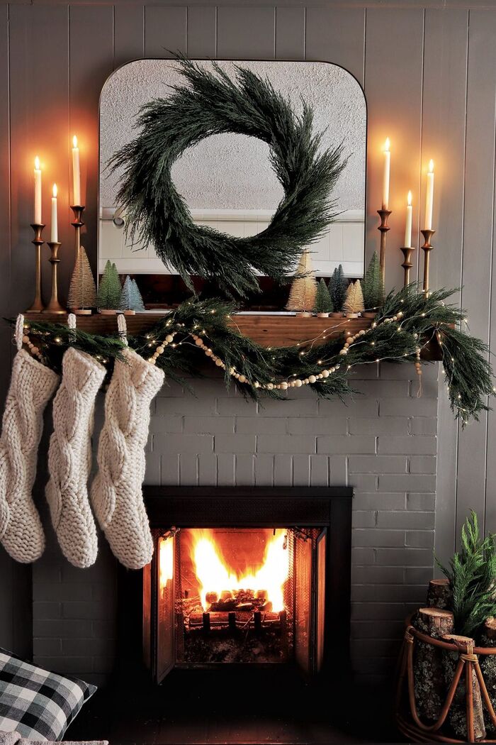 Romantic Christmas Mantel - Christmas Decor Ideas