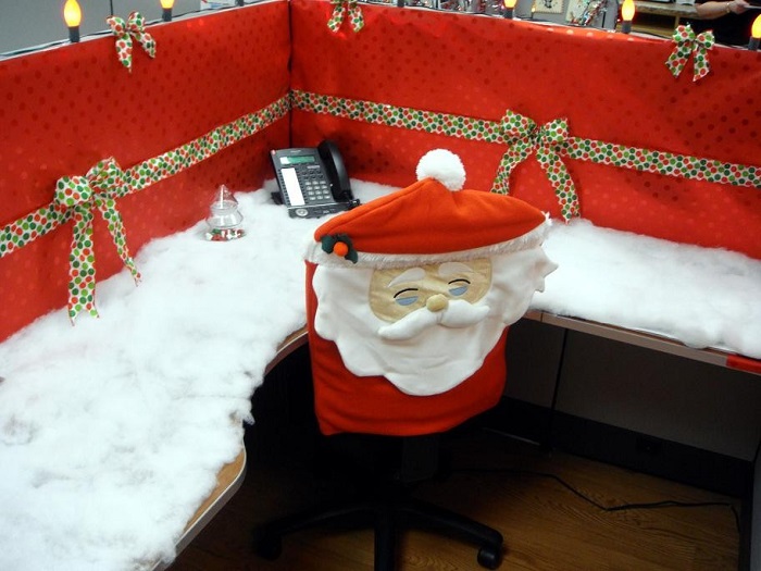 Winter-themed Office for Christmas. Image via Pinterest.
