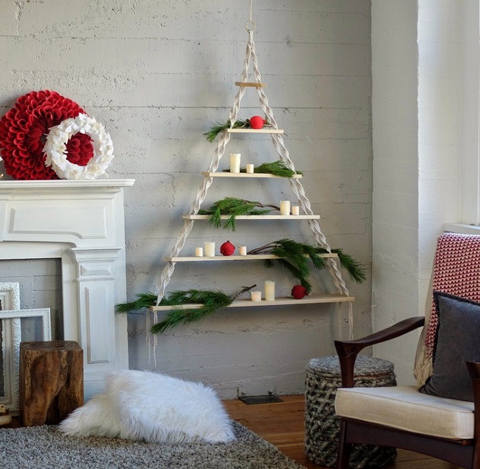 Christmas Tree Made of Poplar and Macramé