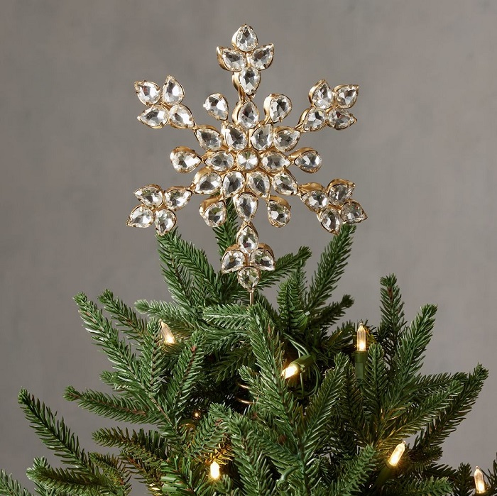 Tree topper for Christmas tree decoration. Image via Pinterest.