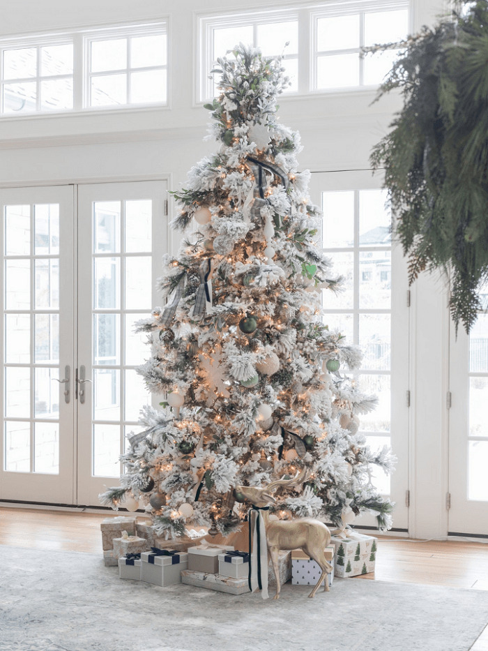 35 Best White Christmas Tree Ideas of 2023