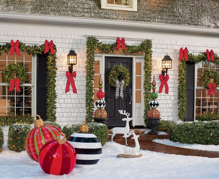 outdoor Christmas decorations ideas Supersize Your Decor