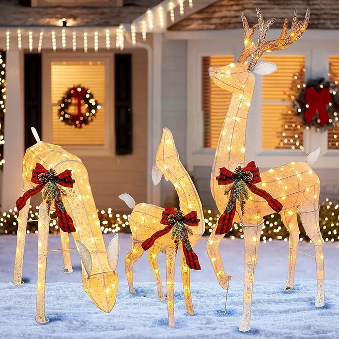 outdoor Christmas decorations ideas Family Of Reindeer