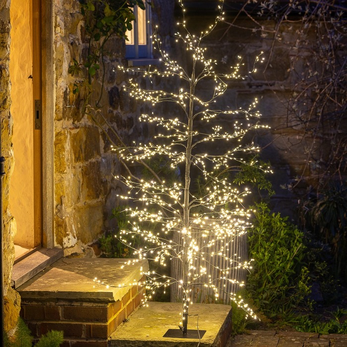outdoor Christmas decorations ideas Ethereal Branches